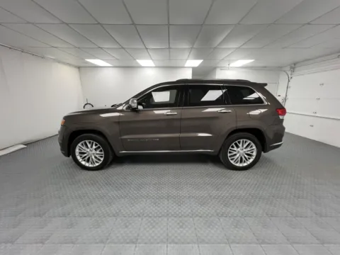 More photos of 2018 Jeep Grand Cherokee Summit at MAG CDJR, MO