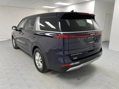 More photos of 2022 Kia Carnival LXS at MAG CDJR, MO