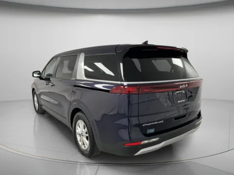 More photos of 2022 Kia Carnival LXS at MAG CDJR, MO