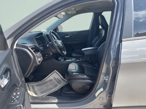 More photos of 2022 Jeep Cherokee Trailhawk at MAG CDJR, MO