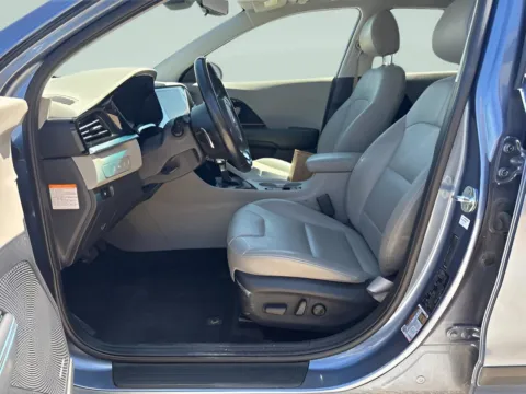 More photos of 2021 Kia Niro Touring SE at MAG CDJR, MO