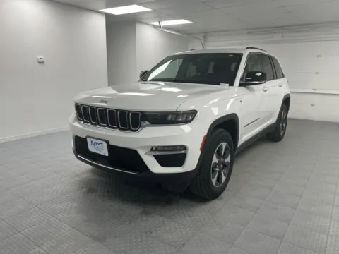 Another view of 2023 Jeep Grand Cherokee 4xe 4x4 for sale in Chillicothe, MO at MAG CDJR