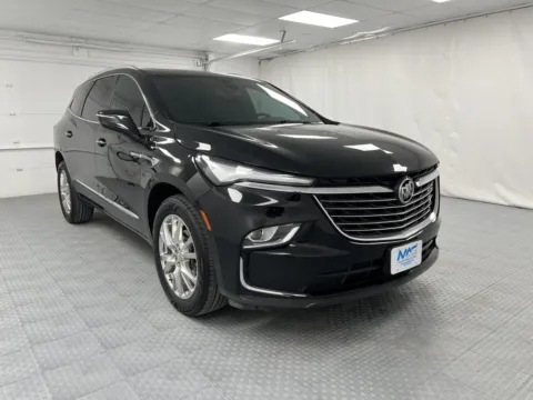 Black 2023 Buick Enclave Essence for sale in Chillicothe, MO