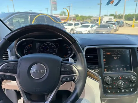 Another view of 2017 Jeep Grand Cherokee Summit for sale in Chillicothe, MO at MAG CDJR