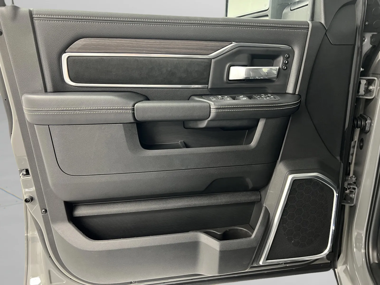 Ram 2500 photo 14