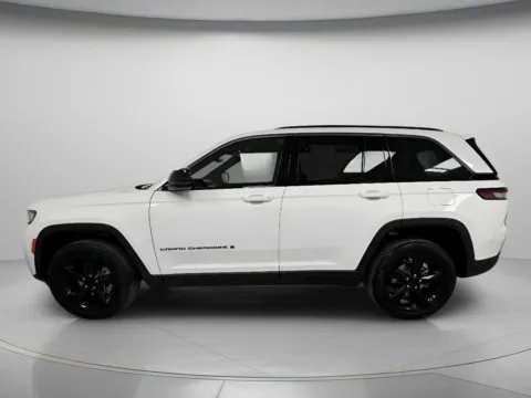 More photos of 2026 Jeep Grand Cherokee Limited at MAG CDJR, MO