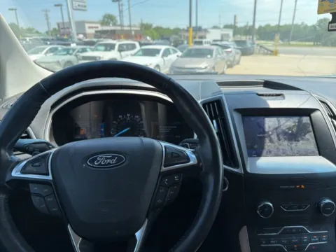 More photos of 2020 Ford Edge SEL at MAG CDJR, MO