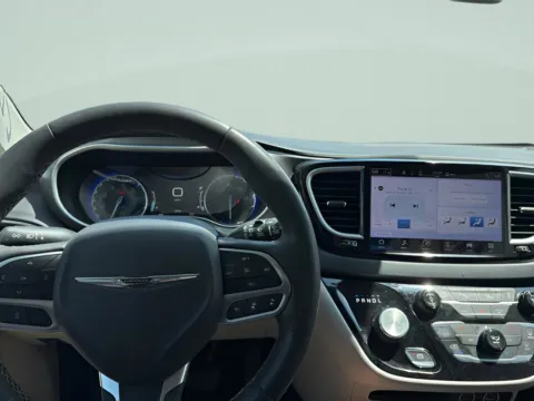 More photos of 2023 Chrysler Pacifica Touring L at MAG CDJR, MO