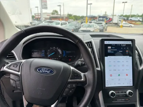 More photos of 2024 Ford Edge SEL at MAG CDJR, MO