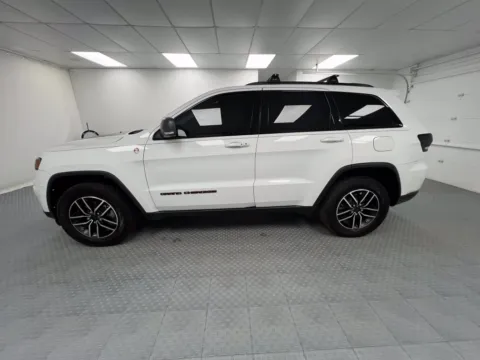 More photos of 2020 Jeep Grand Cherokee Trailhawk at MAG CDJR, MO