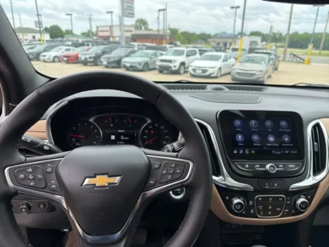 More photos of 2024 Chevrolet Equinox Premier at MAG CDJR, MO