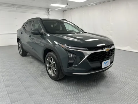 Gray 2025 Chevrolet Trax LT for sale in Chillicothe, MO