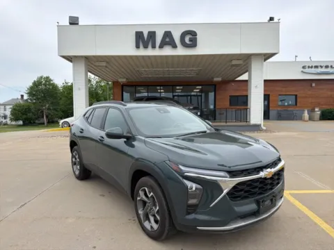 Gray 2025 Chevrolet Trax LT for sale in Chillicothe, MO