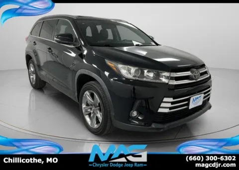 Black 2019 Toyota Highlander Limited Platinum for sale in Chillicothe, MO