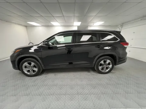 More photos of 2019 Toyota Highlander Limited Platinum at MAG CDJR, MO