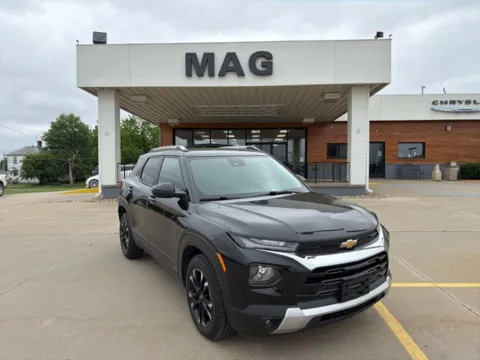 Black 2023 Chevrolet Trailblazer LT for sale in Chillicothe, MO