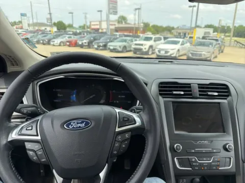 More photos of 2019 Ford Fusion SE at MAG CDJR, MO