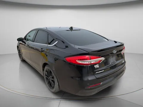 More photos of 2019 Ford Fusion SE at MAG CDJR, MO