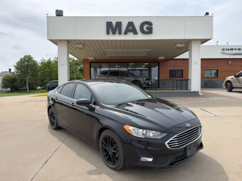 Black 2019 Ford Fusion SE for sale in Chillicothe, MO