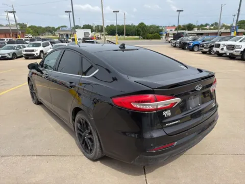 More photos of 2019 Ford Fusion SE at MAG CDJR, MO
