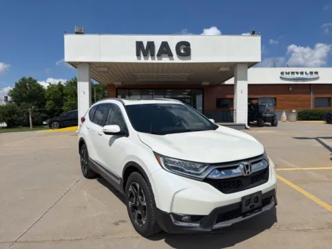 White 2017 Honda CR-V Touring for sale in Chillicothe, MO