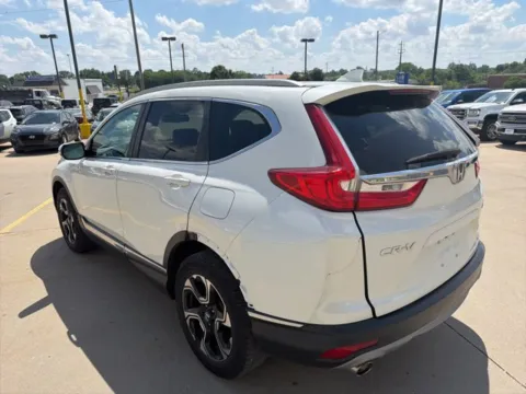More photos of 2017 Honda CR-V Touring at MAG CDJR, MO