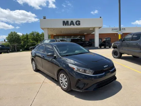 Black 2024 Kia Forte LX for sale in Chillicothe, MO