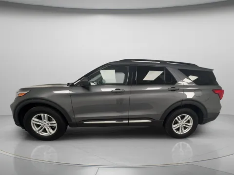 More photos of 2022 Ford Explorer XLT at MAG CDJR, MO