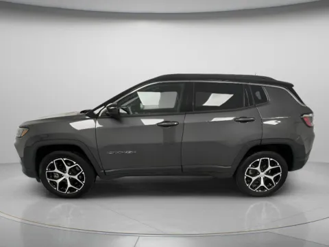 More photos of 2024 Jeep Compass Limited at MAG CDJR, MO