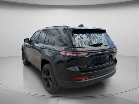 More photos of 2024 Jeep Grand Cherokee Limited at MAG CDJR, MO