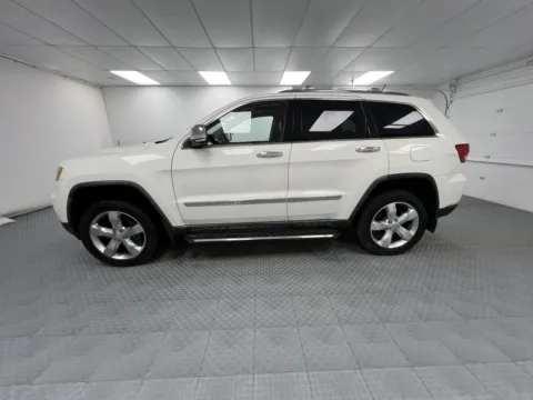 More photos of 2011 Jeep Grand Cherokee Overland at MAG CDJR, MO