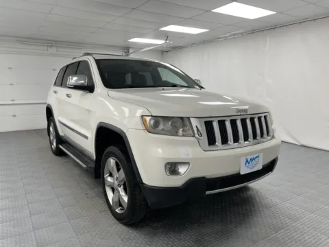White 2011 Jeep Grand Cherokee Overland for sale in Chillicothe, MO