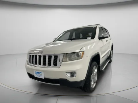 Another view of 2011 Jeep Grand Cherokee Overland for sale in Chillicothe, MO at MAG CDJR