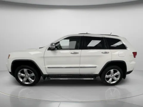 More photos of 2011 Jeep Grand Cherokee Overland at MAG CDJR, MO