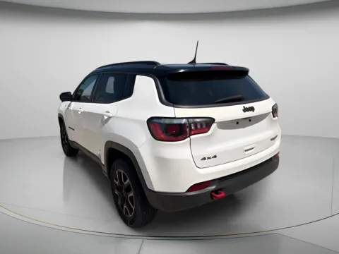 More photos of 2019 Jeep Compass Trailhawk at MAG CDJR, MO