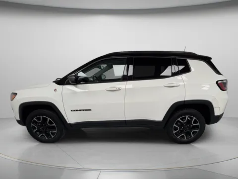 More photos of 2019 Jeep Compass Trailhawk at MAG CDJR, MO