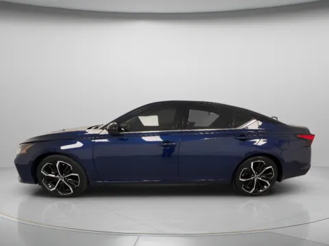 More photos of 2024 Nissan Altima 2.5 SR at MAG CDJR, MO