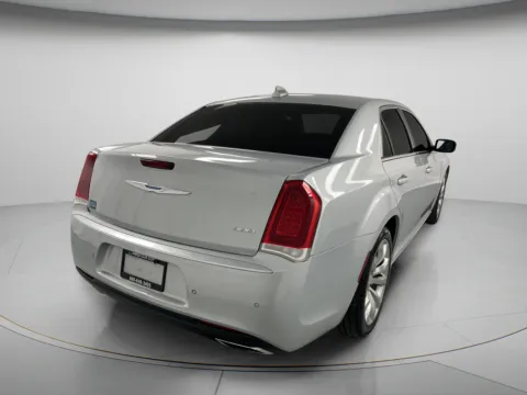 More photos of 2021 Chrysler 300 Touring L at MAG CDJR, MO