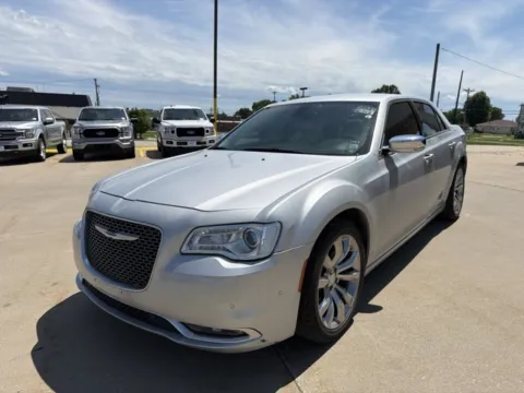 Photos of 2021 Chrysler 300 Touring L for sale in Chillicothe, MO at MAG CDJR