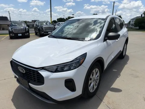 Photos of 2023 Ford Escape Active for sale in Chillicothe, MO at MAG CDJR