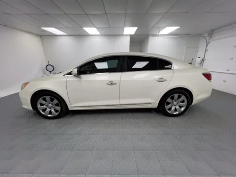 More photos of 2013 Buick LaCrosse Premium 2 at MAG CDJR, MO