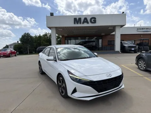 White 2023 Hyundai Elantra SEL for sale in Chillicothe, MO