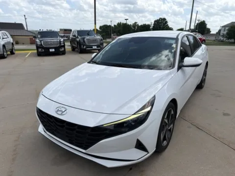 Photos of 2023 Hyundai Elantra SEL for sale in Chillicothe, MO at MAG CDJR