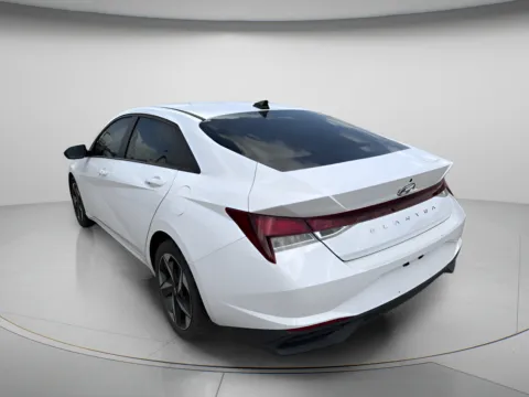 More photos of 2023 Hyundai Elantra SEL at MAG CDJR, MO