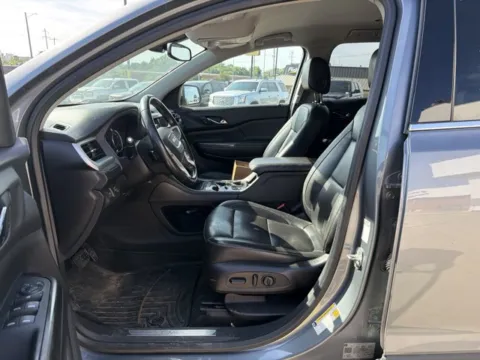 Another view of 2020 GMC Acadia SLT for sale in Chillicothe, MO at MAG CDJR