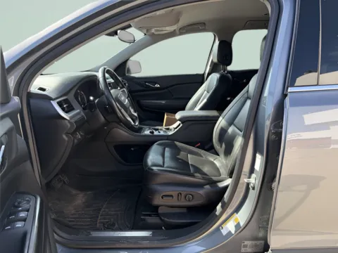 Another view of 2020 GMC Acadia SLT for sale in Chillicothe, MO at MAG CDJR