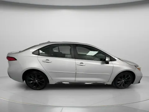 More photos of 2024 Toyota Corolla SE at MAG CDJR, MO