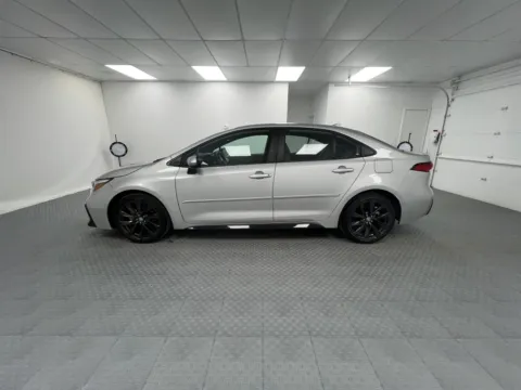 More photos of 2024 Toyota Corolla SE at MAG CDJR, MO