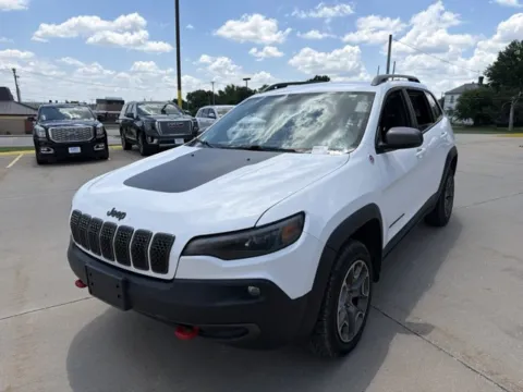 Photos of 2020 Jeep Cherokee Trailhawk for sale in Chillicothe, MO at MAG CDJR