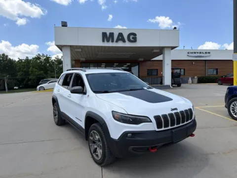 White 2020 Jeep Cherokee Trailhawk for sale in Chillicothe, MO